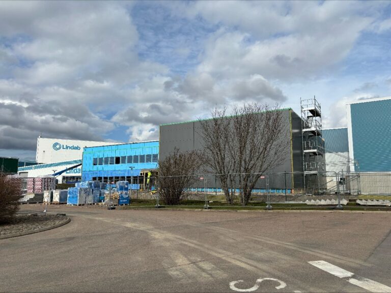 work-5.e23e51f84cf74a3e744e